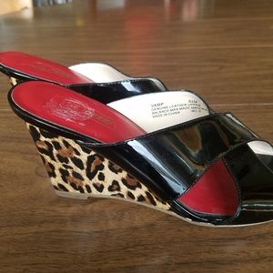 OH Deer! Vamps Patent Slides with Animal Wedge Heels
